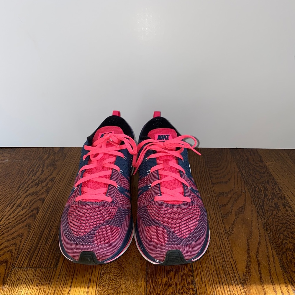 Nike Flyknit Trainer - Picture 3 of 4